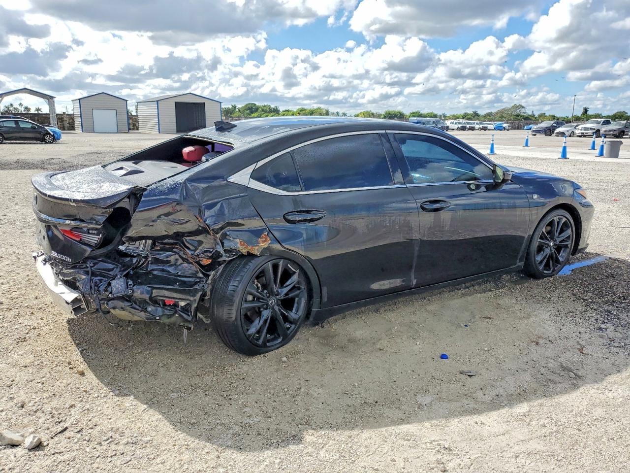 2023 LEXUS ES 300H F SPORT HANDLING photo 3