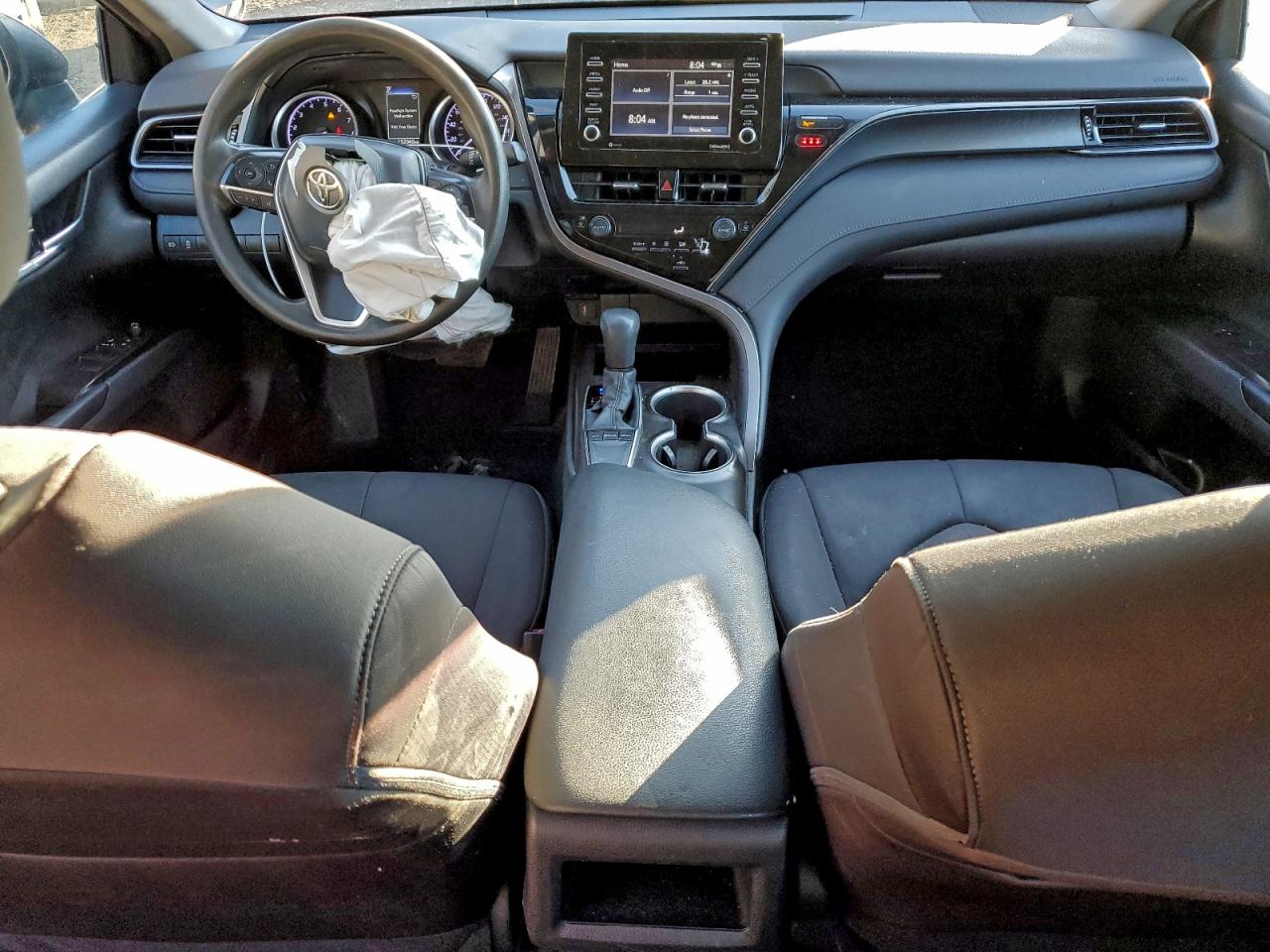 2022 TOYOTA CAMRY LE photo 8