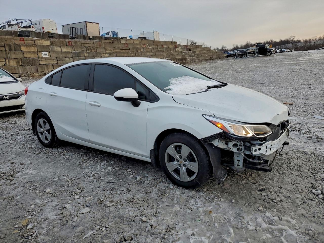 2016 CHEVROLET CRUZE LS photo 4