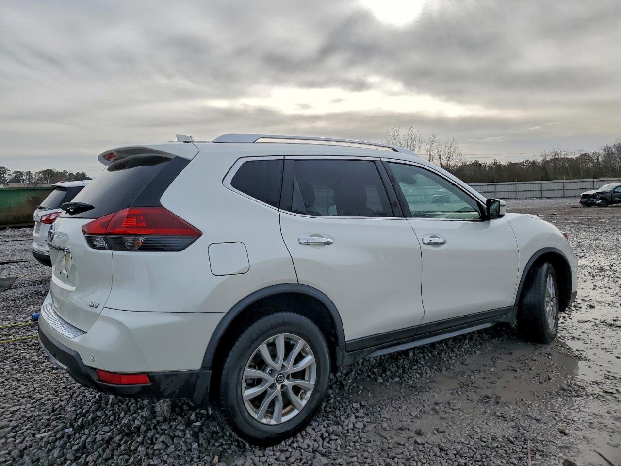 2020 NISSAN ROGUE SV photo 3