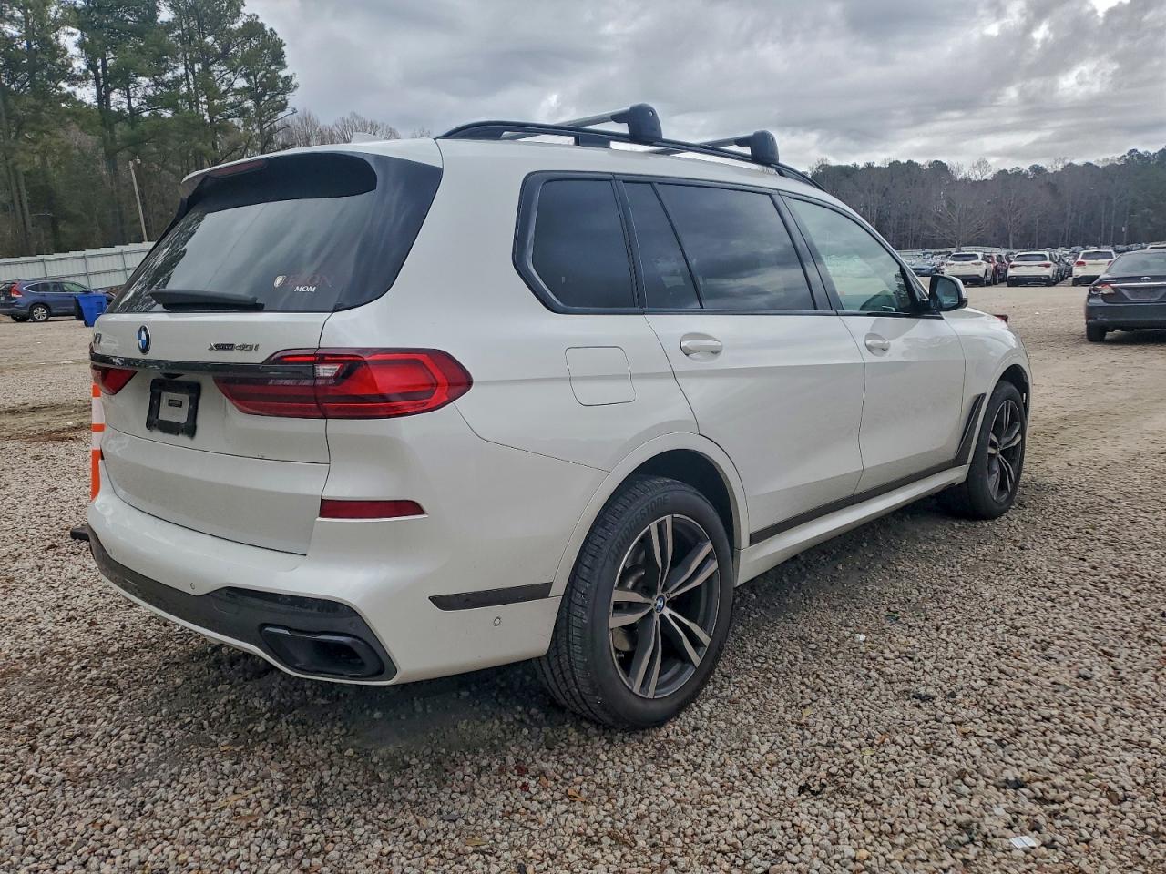 2021 BMW X7 XDRIVE40I photo 3