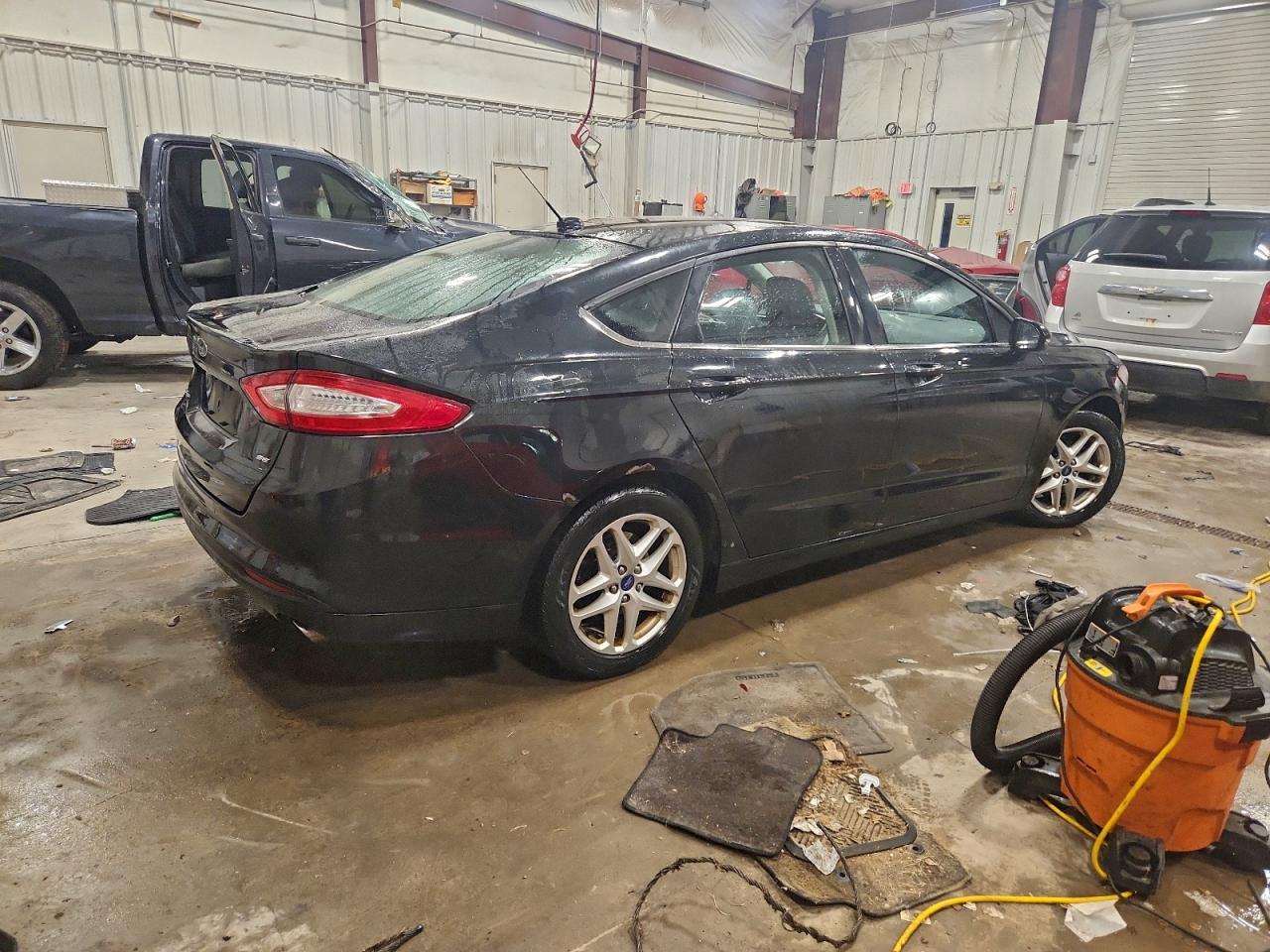 2013 FORD FUSION SE photo 3