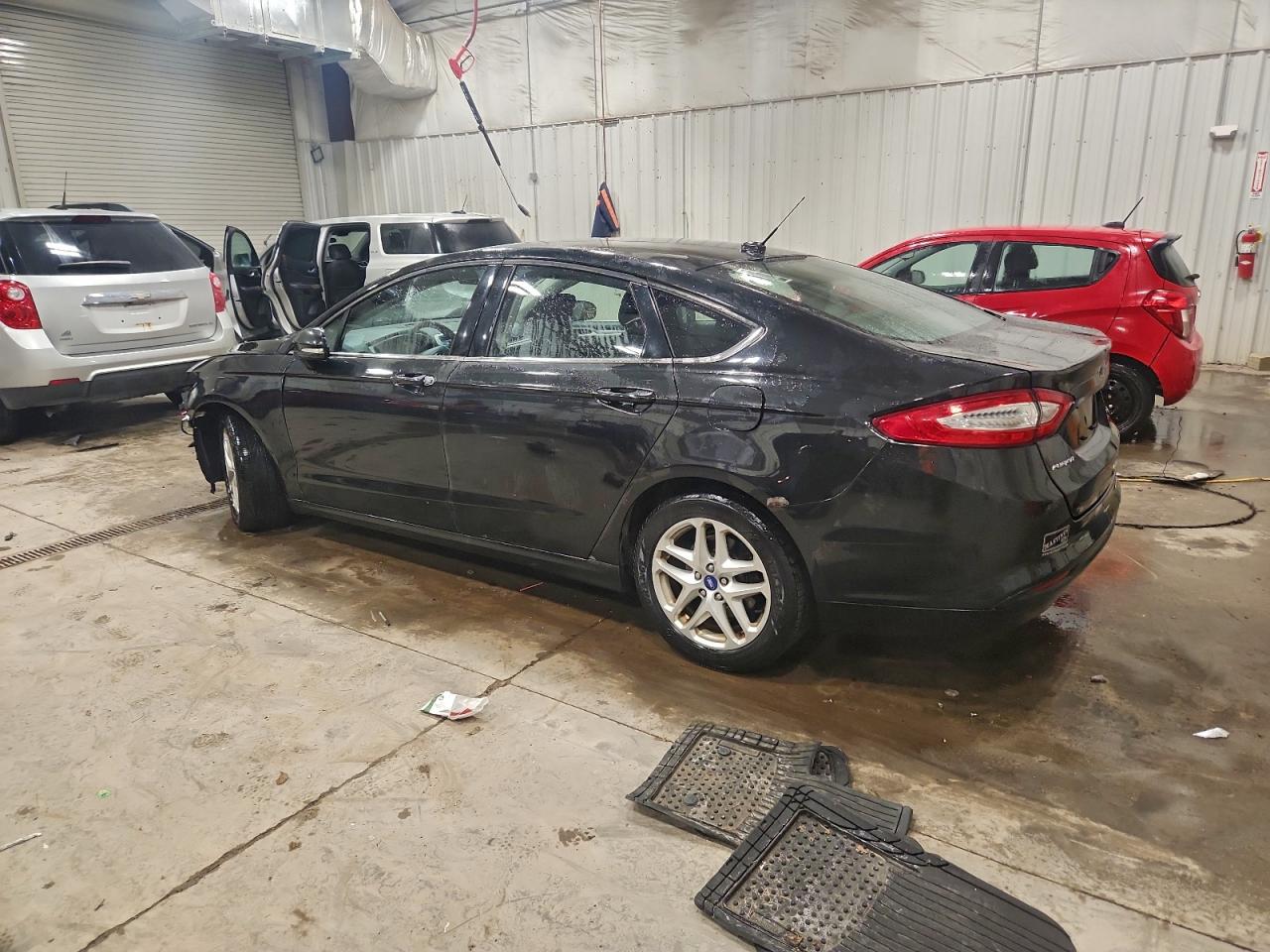2013 FORD FUSION SE photo 2