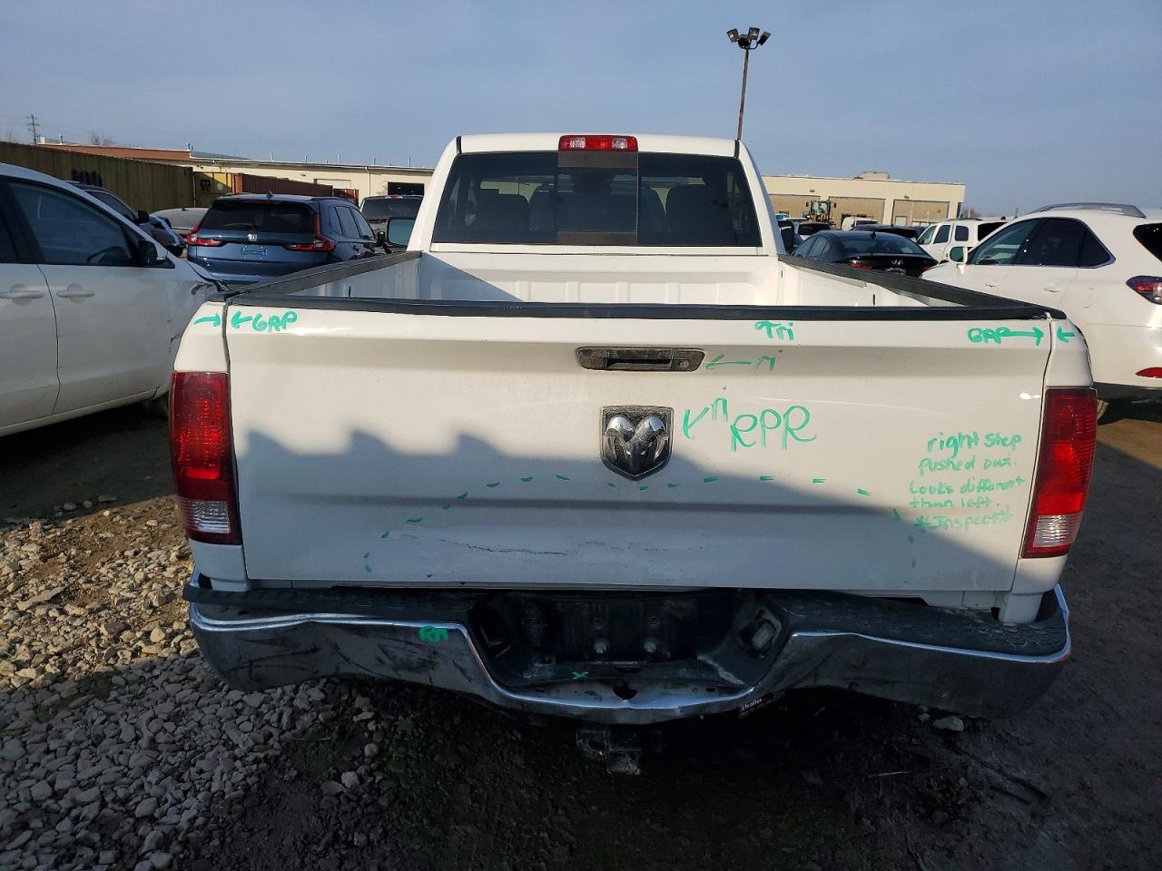 2017 RAM 1500 ST photo 10