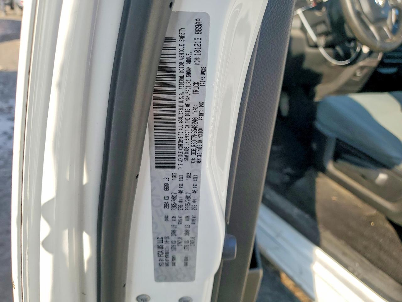 2017 RAM 1500 ST photo 12