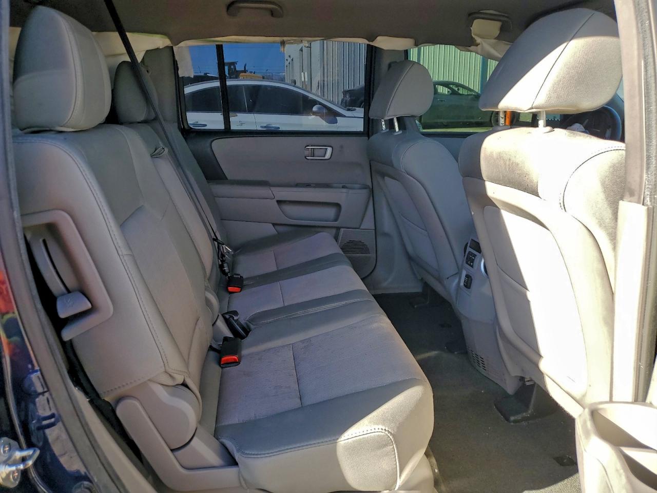 2013 HONDA PILOT EX photo 31