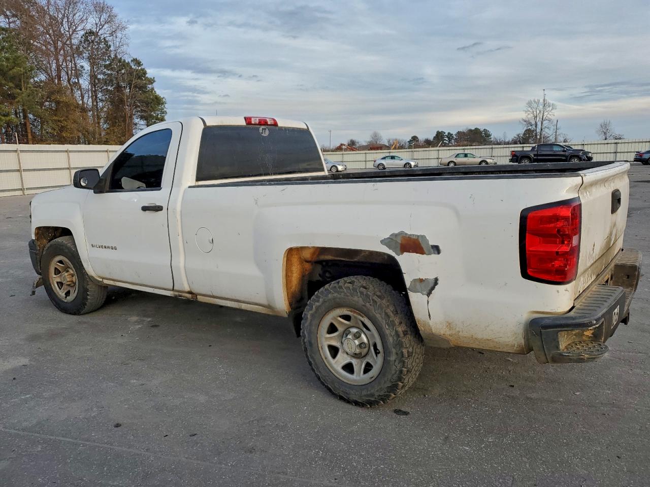 2014 CHEVROLET SILVERADO C1500 photo 2