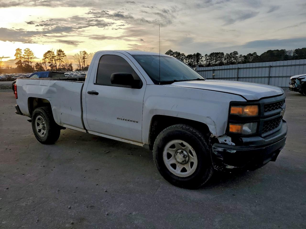 2014 CHEVROLET SILVERADO C1500 photo 4