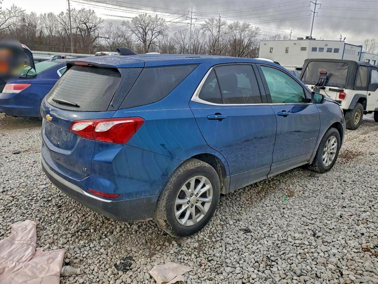 2019 CHEVROLET EQUINOX LT photo 3