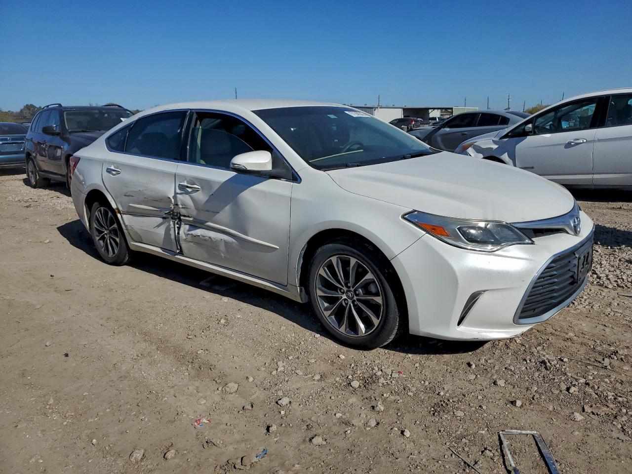 2016 TOYOTA AVALON XLE photo 4