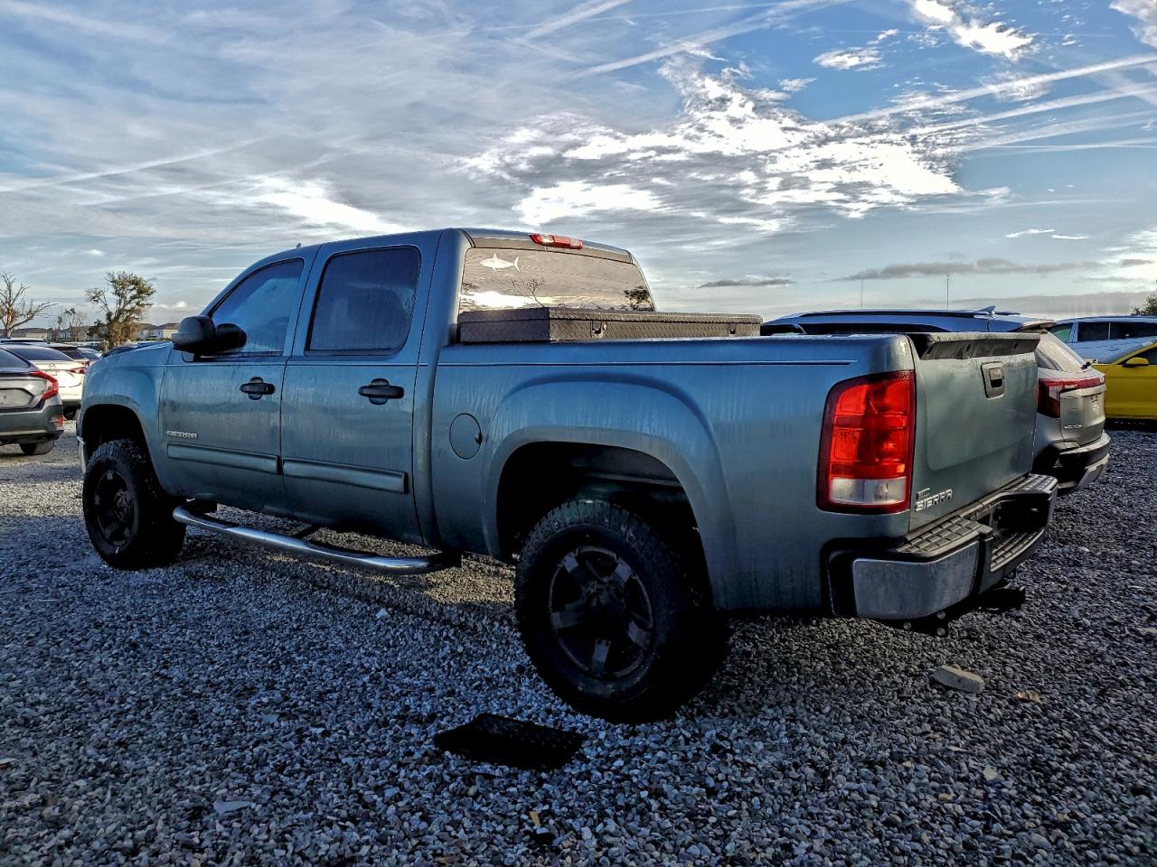 2011 GMC SIERRA C1500 SL photo 2