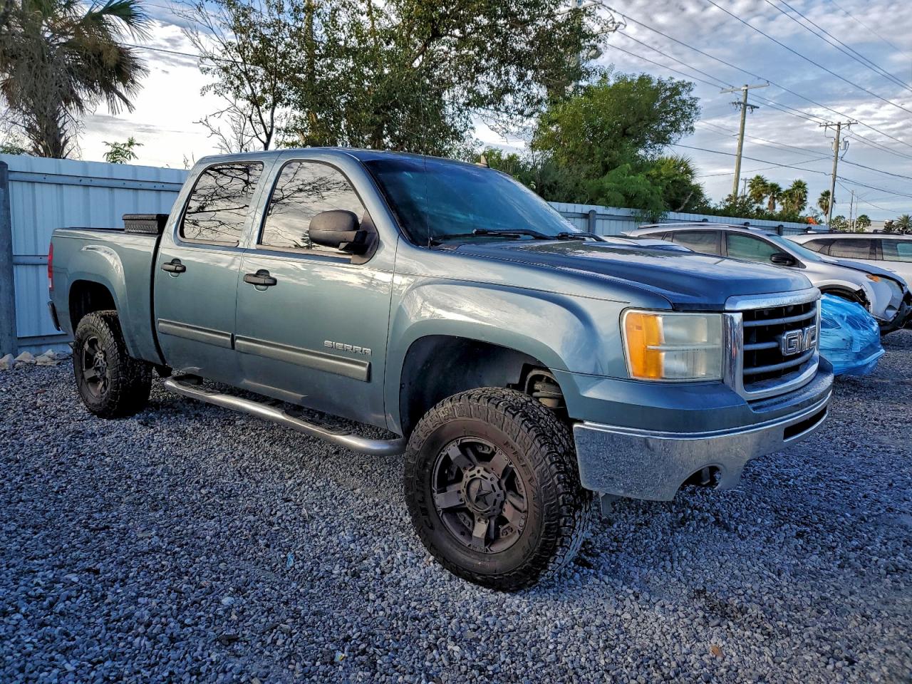 2011 GMC SIERRA C1500 SL photo 4