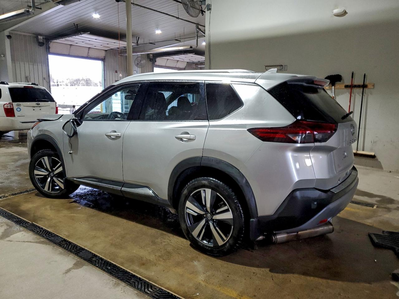 2021 NISSAN ROGUE PLATINUM photo 2
