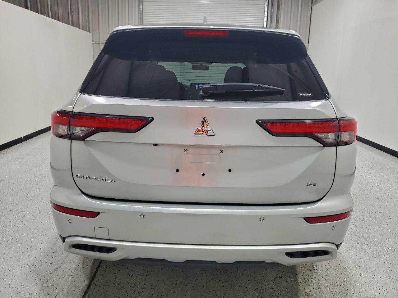 2024 MITSUBISHI OUTLANDER SE photo 6
