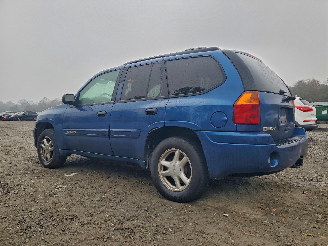 2005 GMC ENVOY photo 2