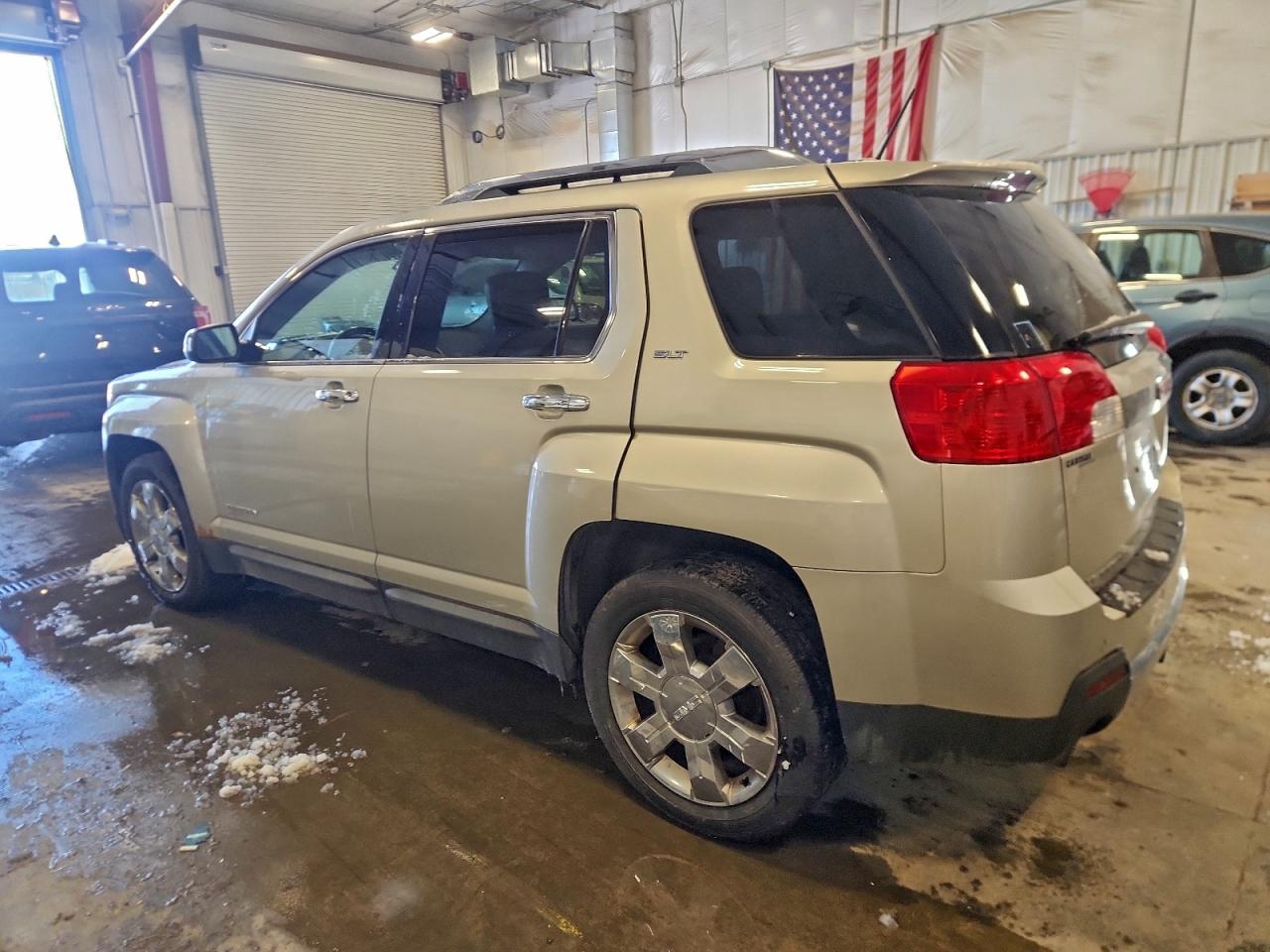 2015 GMC TERRAIN SLT photo 2