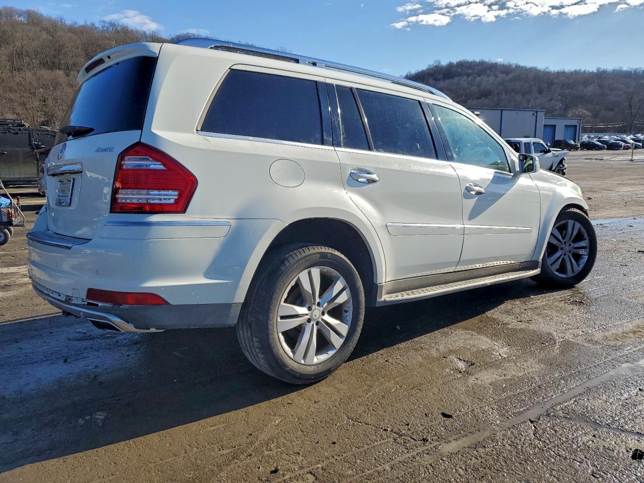2011 MERCEDES-BENZ GL 450 4MATIC photo 3