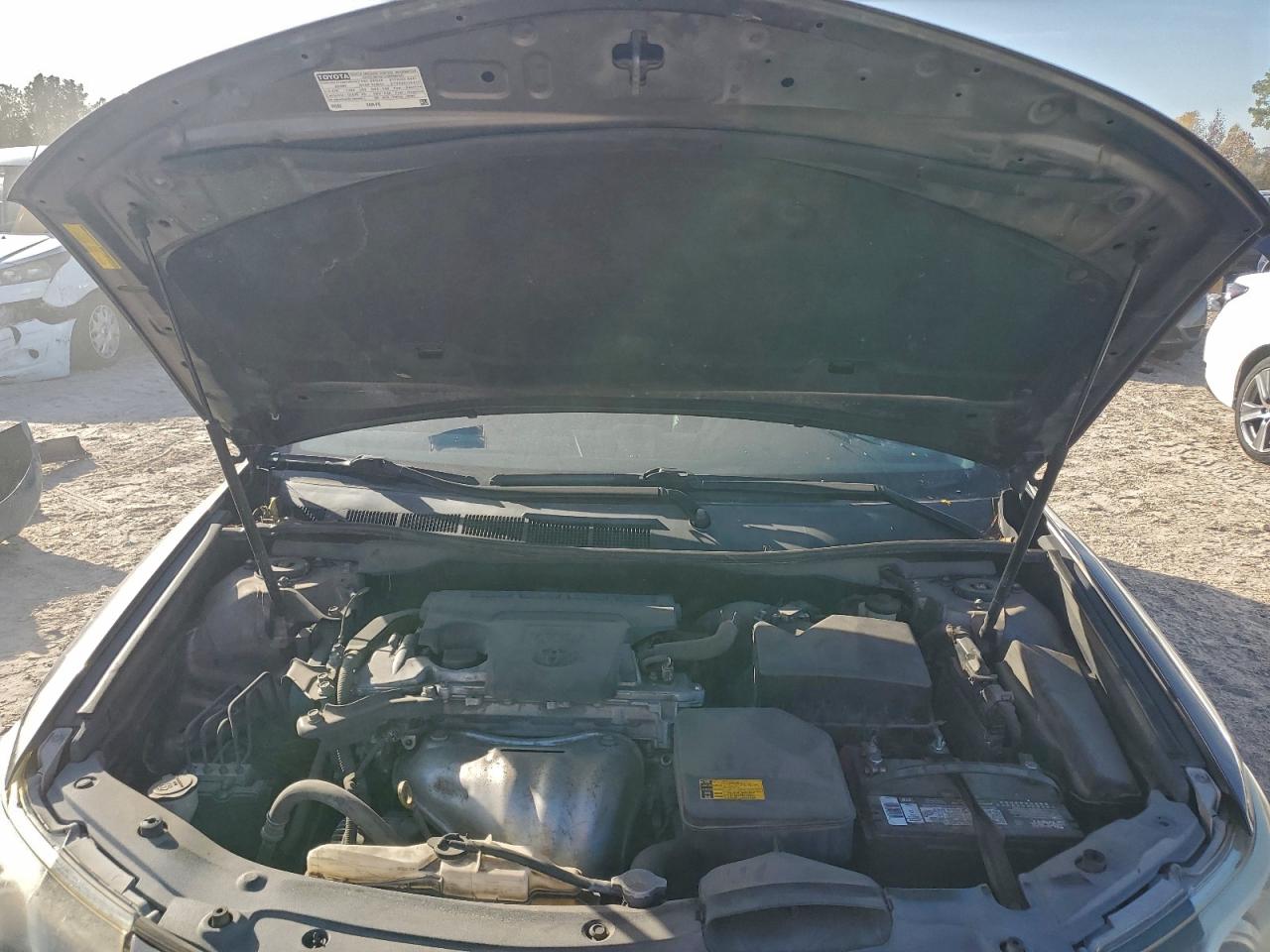 2014 TOYOTA CAMRY L photo 11