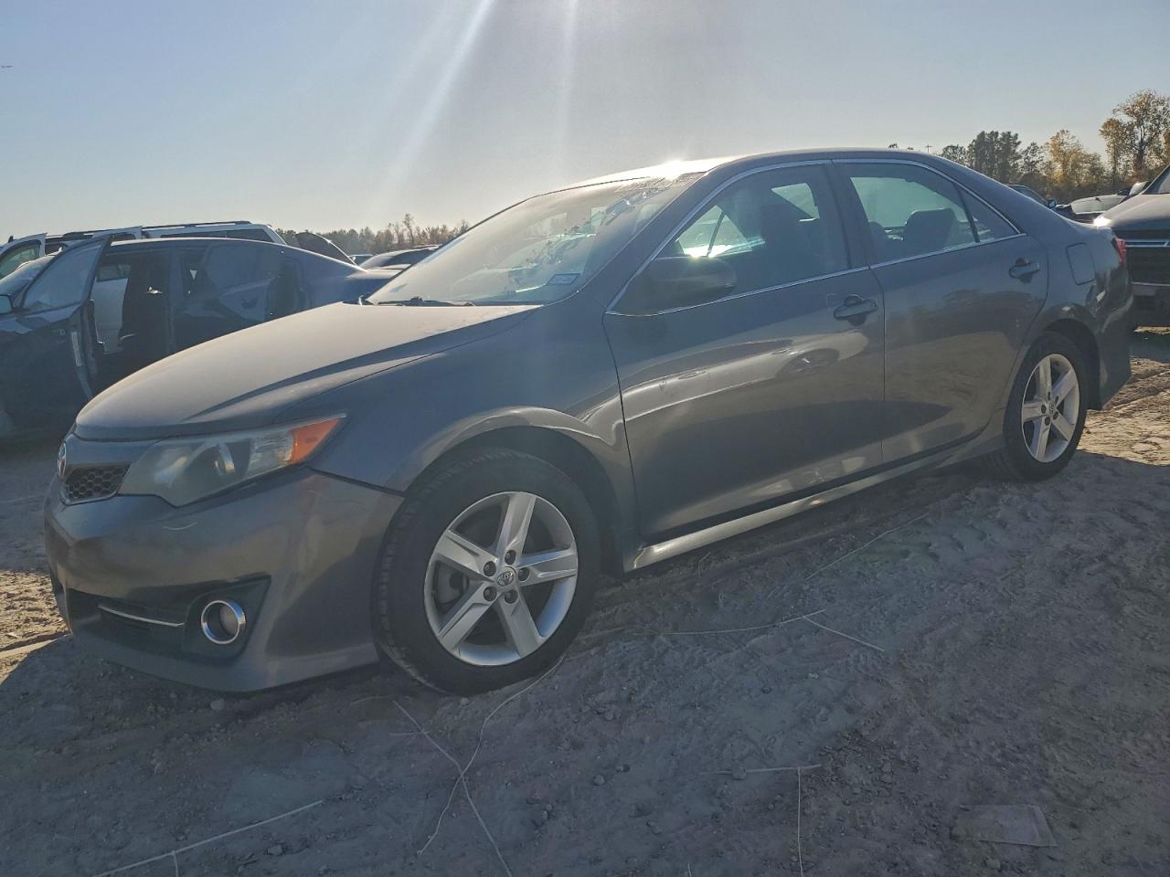 2014 TOYOTA CAMRY