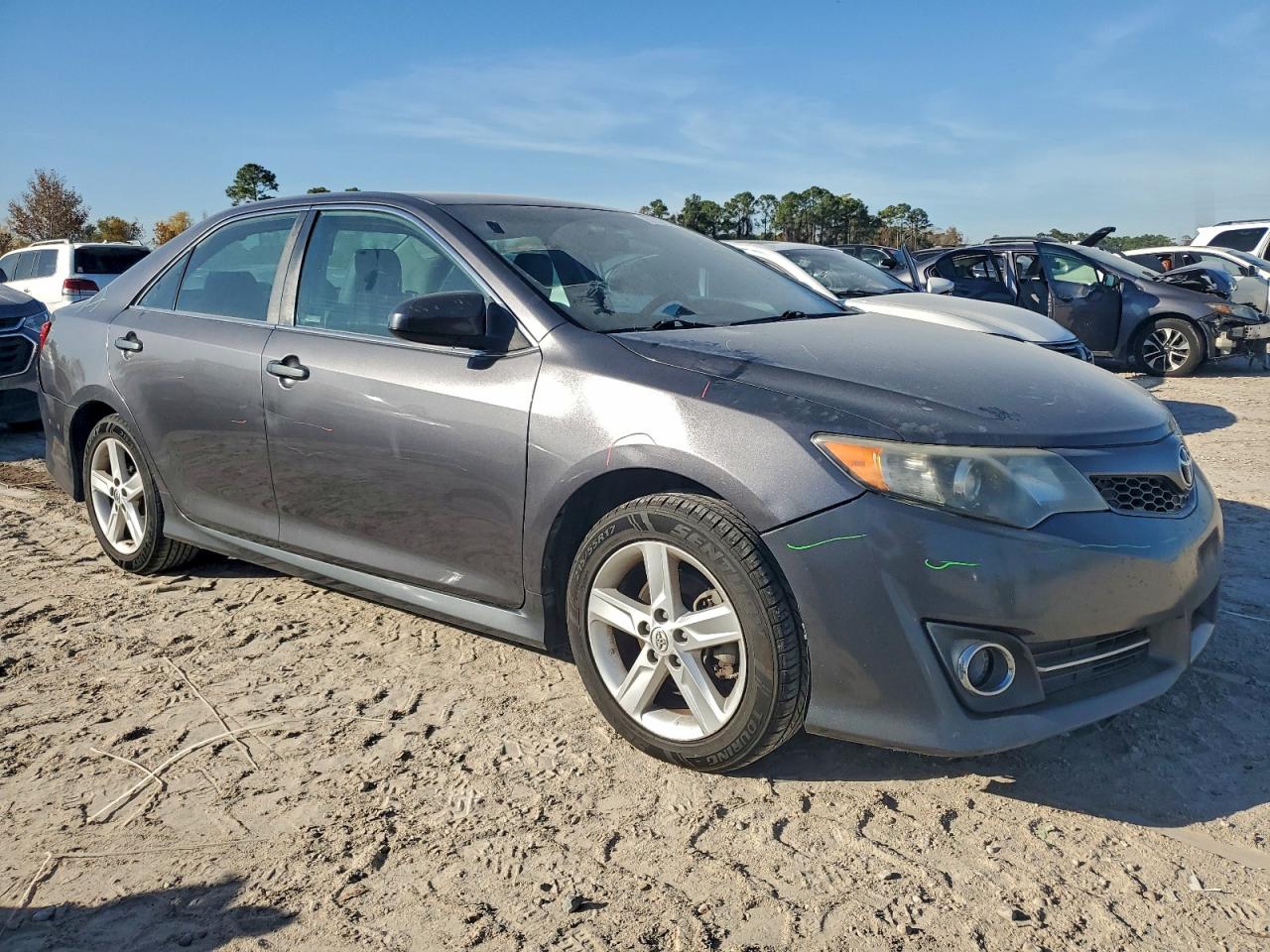 2014 TOYOTA CAMRY L photo 4