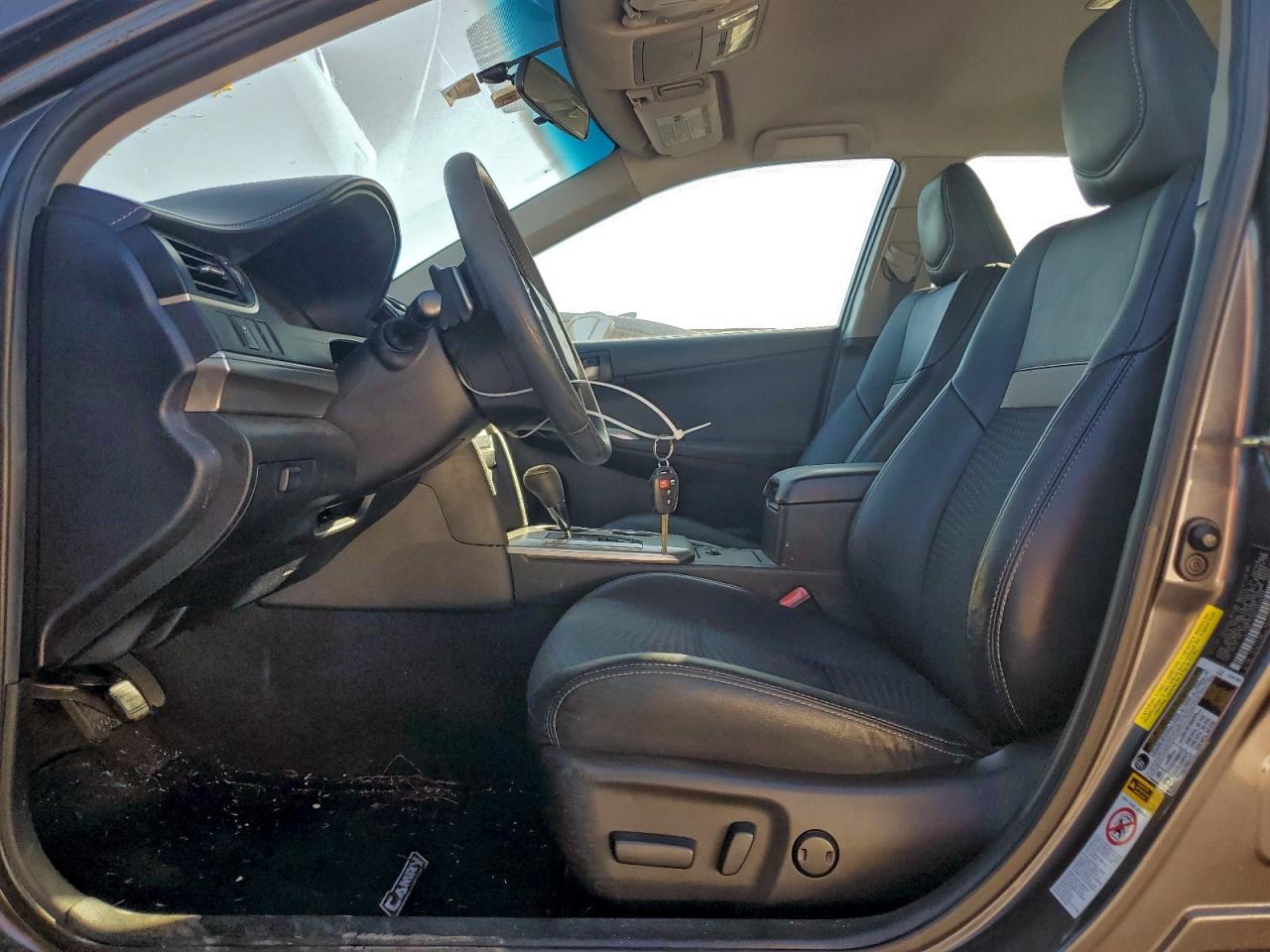2014 TOYOTA CAMRY L photo 7