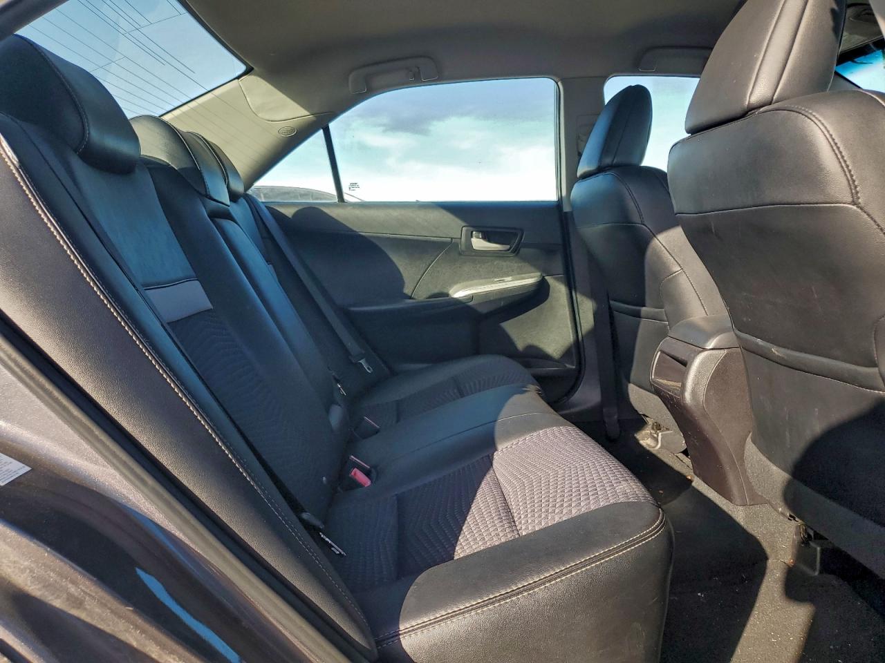 2014 TOYOTA CAMRY L photo 10