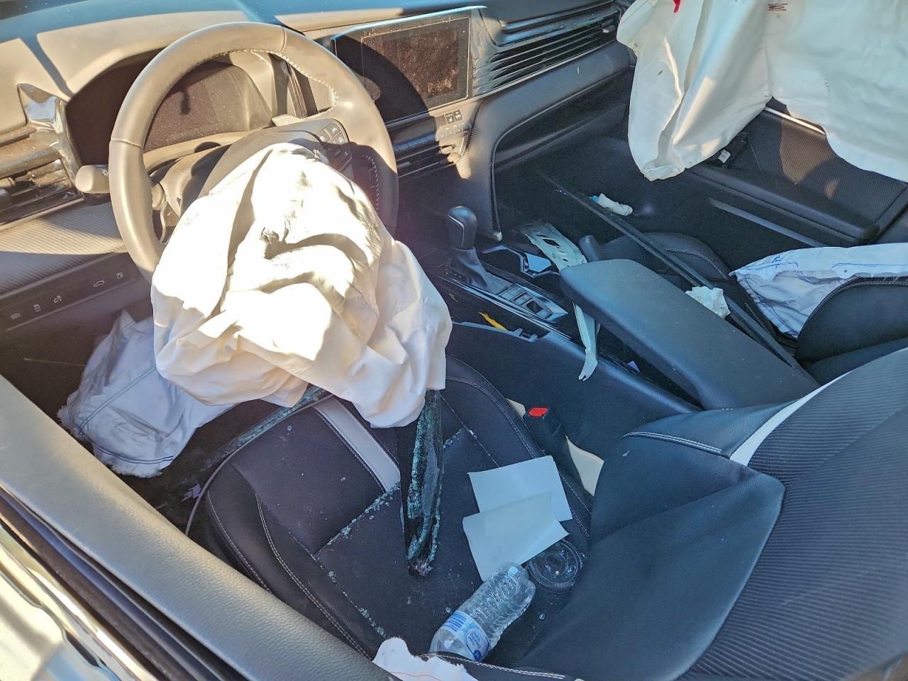 2025 TOYOTA CAMRY XSE photo 8