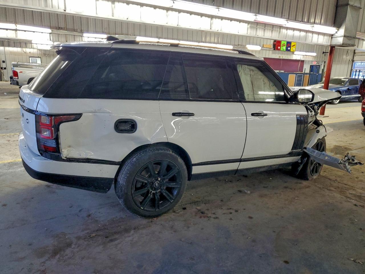 2017 LAND ROVER RANGE ROVER SUPERCHARGED photo 3