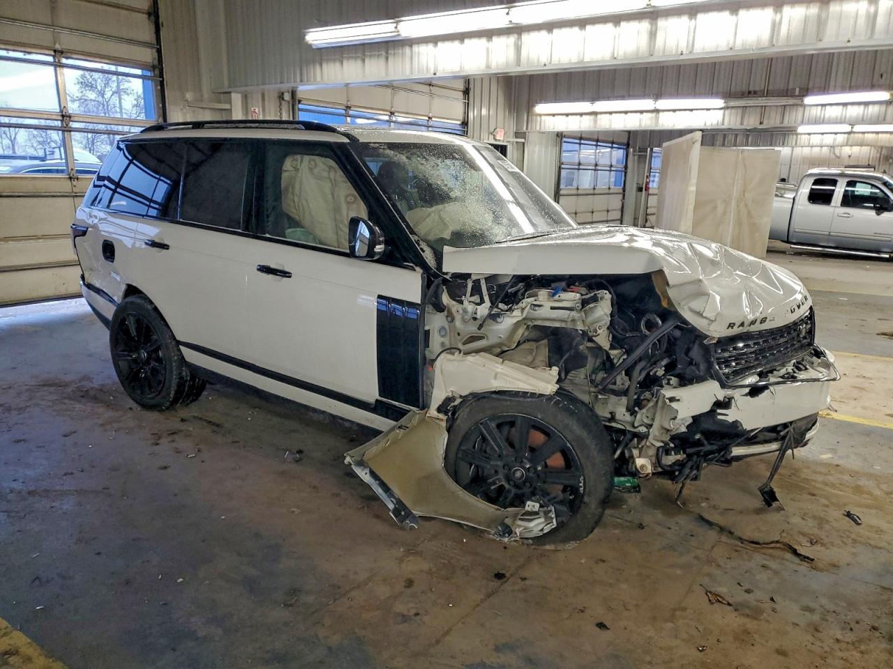 2017 LAND ROVER RANGE ROVER SUPERCHARGED photo 4