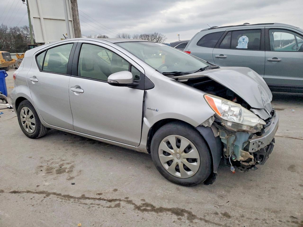2014 TOYOTA PRIUS C photo 4