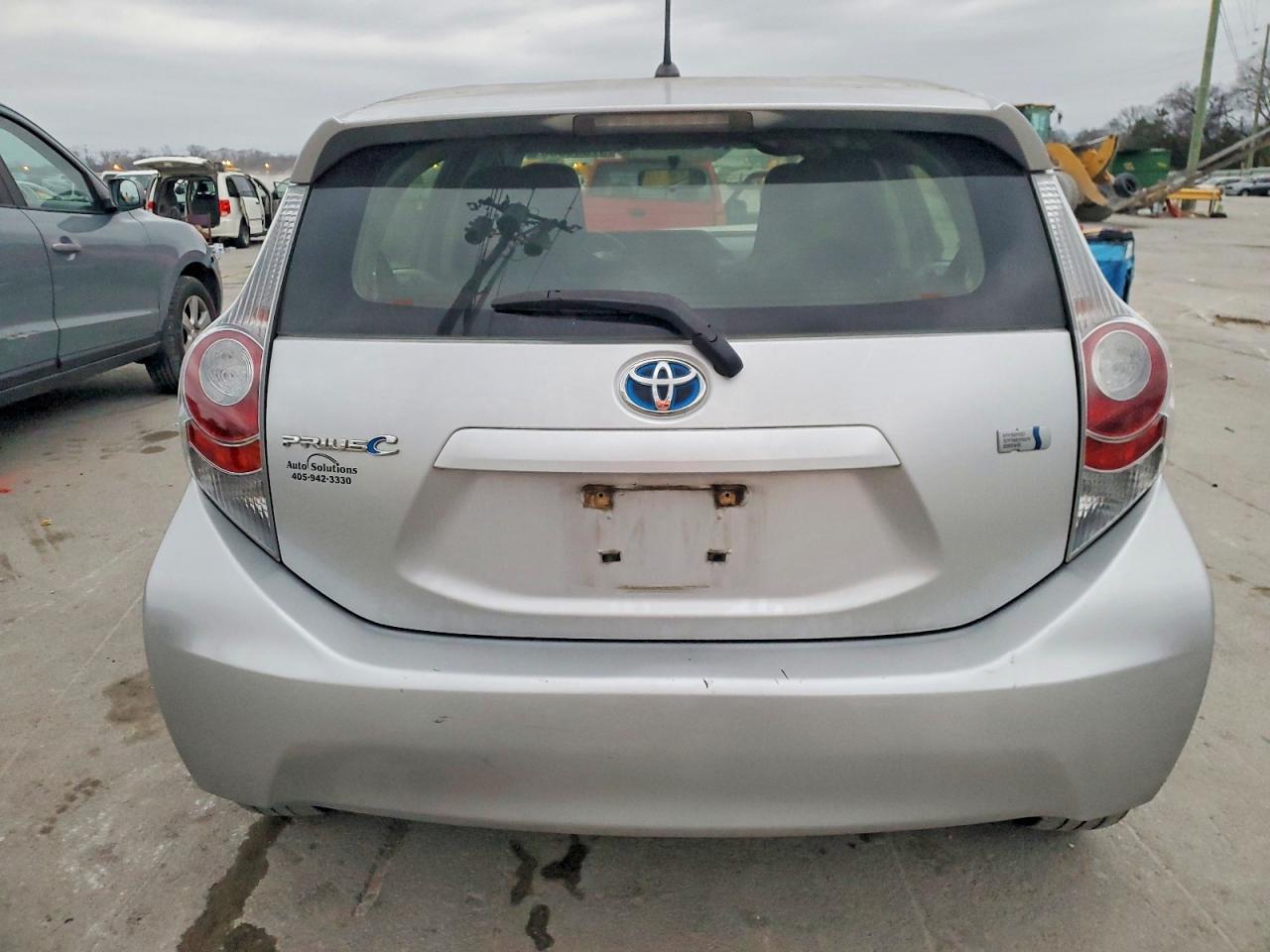2014 TOYOTA PRIUS C photo 6