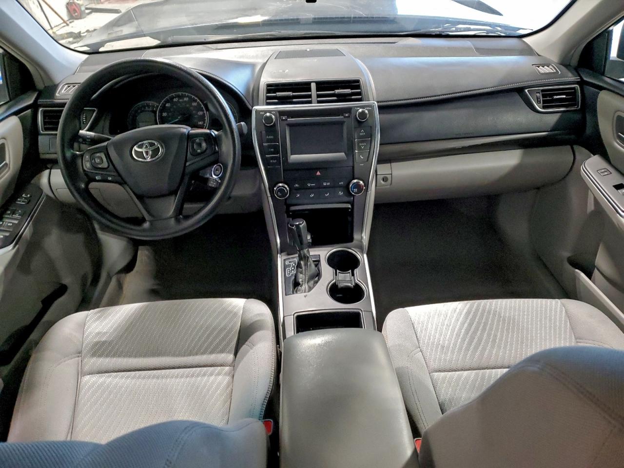 2015 TOYOTA CAMRY LE photo 8
