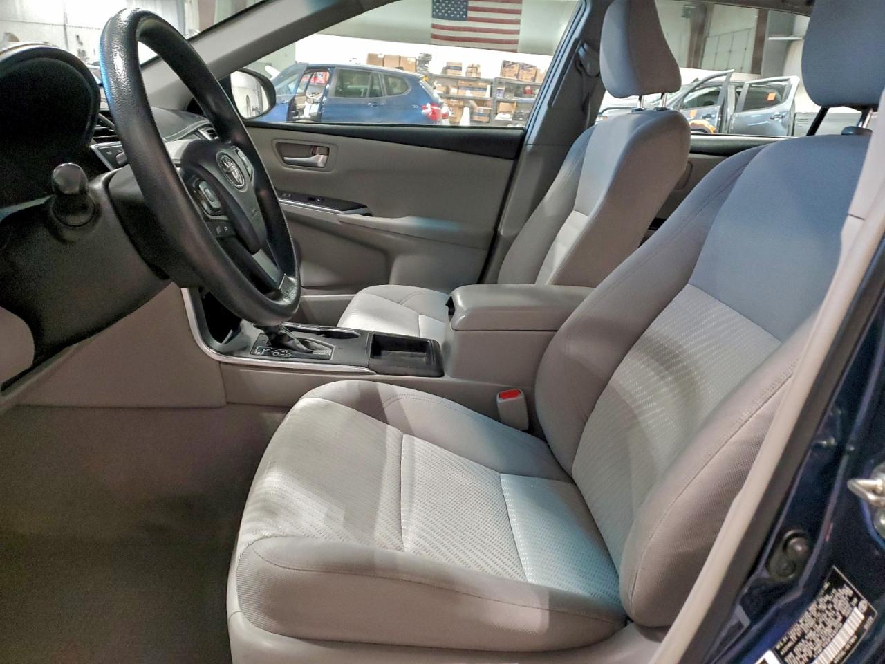 2015 TOYOTA CAMRY LE photo 7