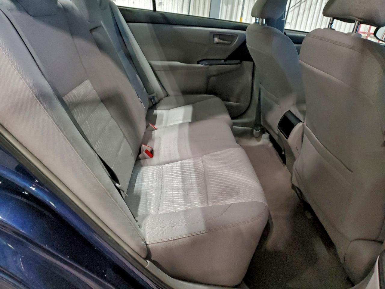 2015 TOYOTA CAMRY LE photo 10