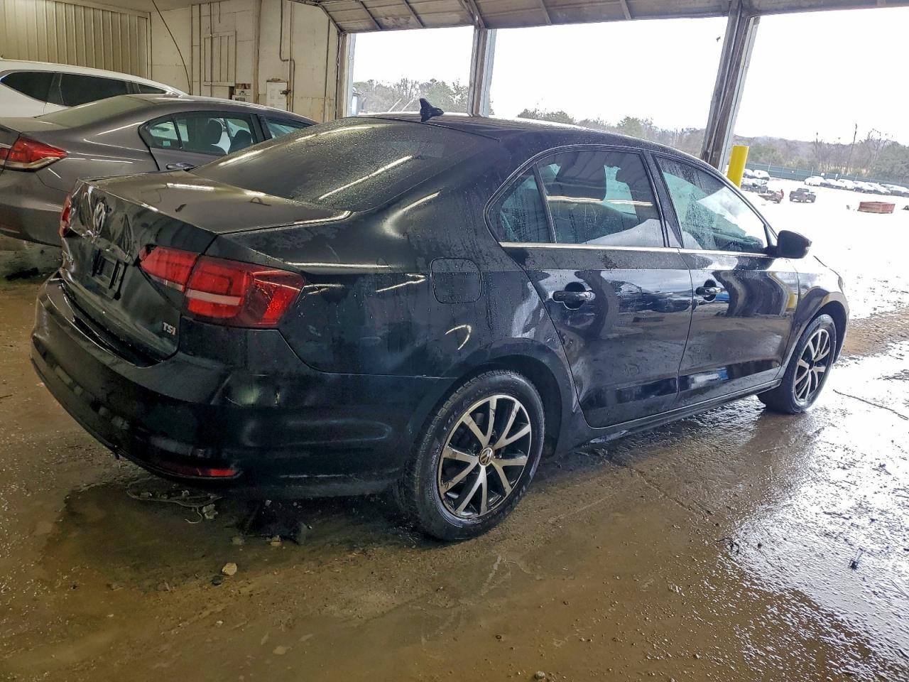 2017 VOLKSWAGEN JETTA SE photo 3