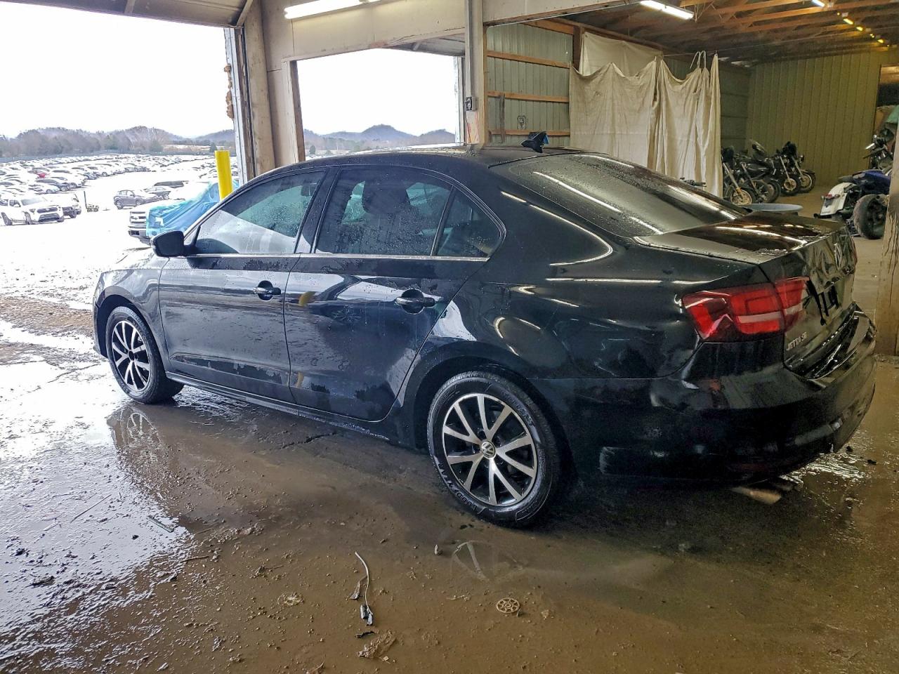 2017 VOLKSWAGEN JETTA SE photo 2