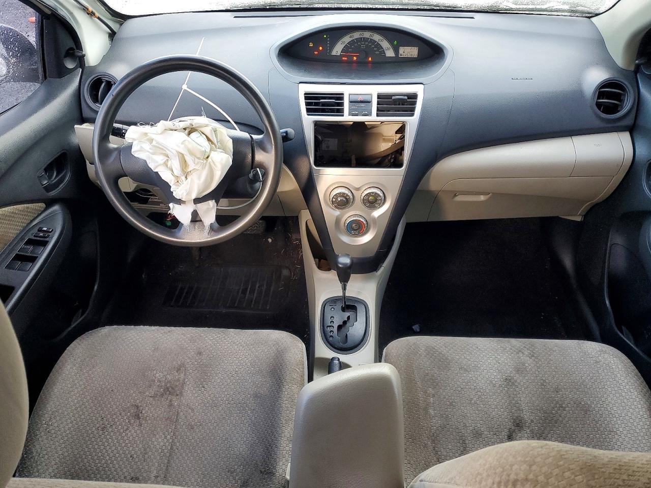 2007 TOYOTA YARIS BASE photo 8