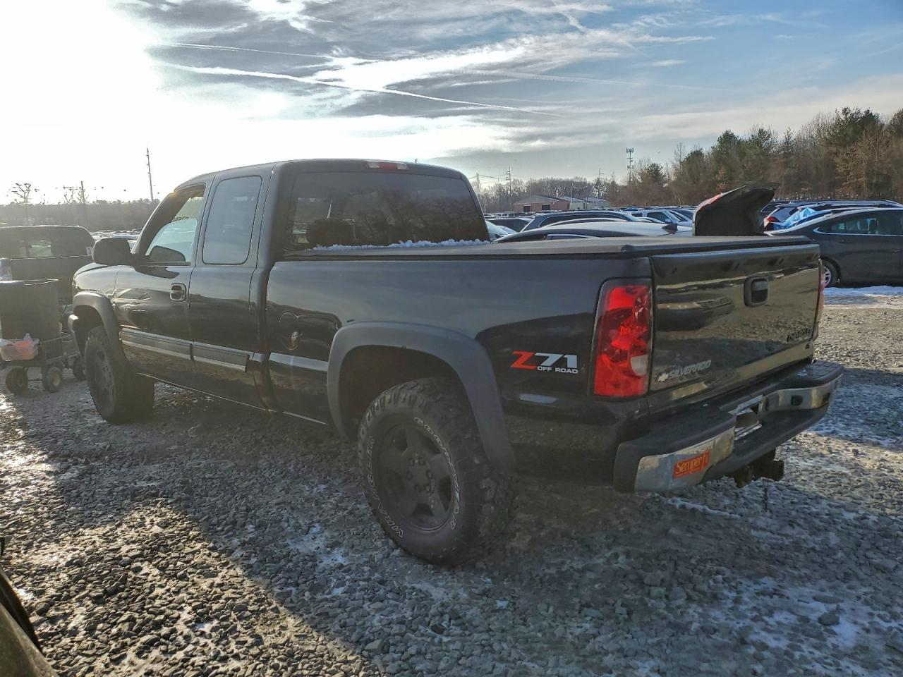 2005 CHEVROLET SILVERADO K1500 photo 2