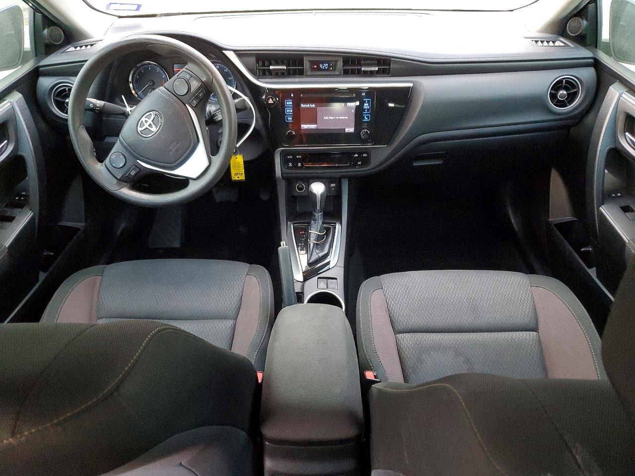 2019 TOYOTA COROLLA L photo 8