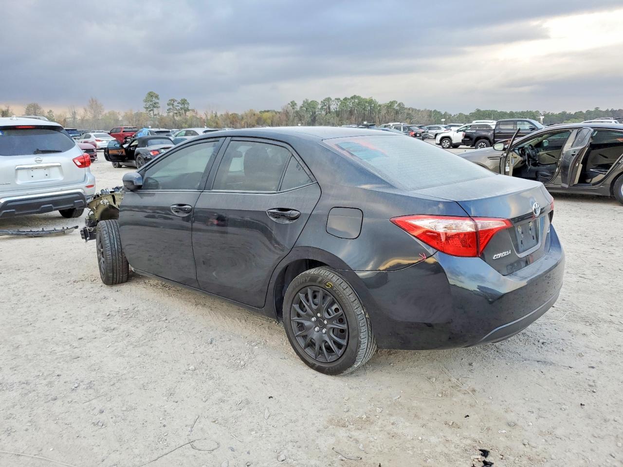 2019 TOYOTA COROLLA L photo 2