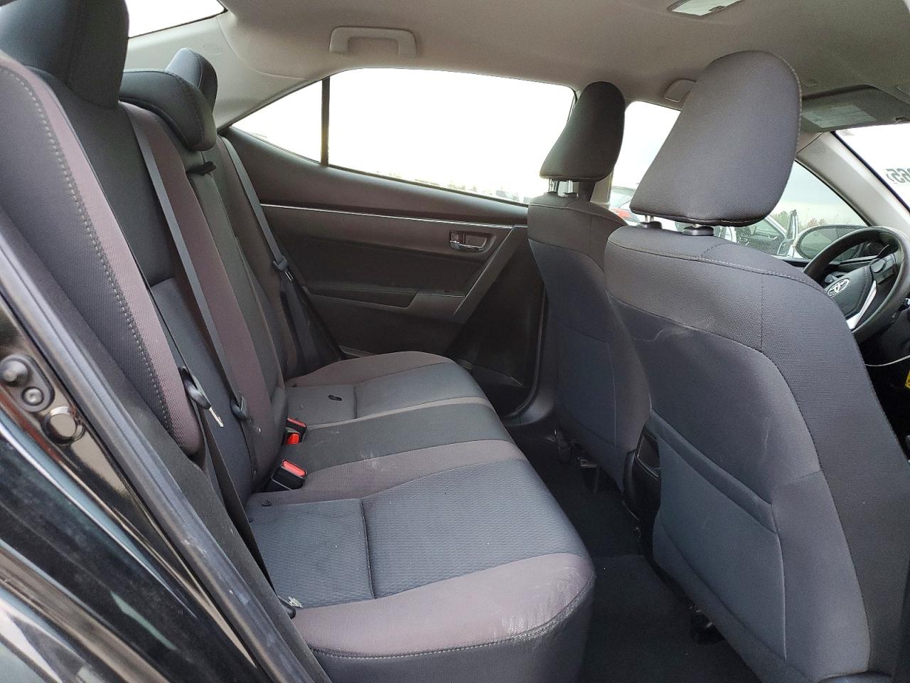 2019 TOYOTA COROLLA L photo 10