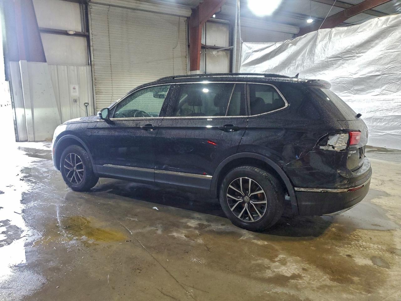 2021 VOLKSWAGEN TIGUAN SE photo 2