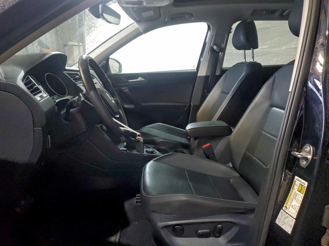 2021 VOLKSWAGEN TIGUAN SE photo 7