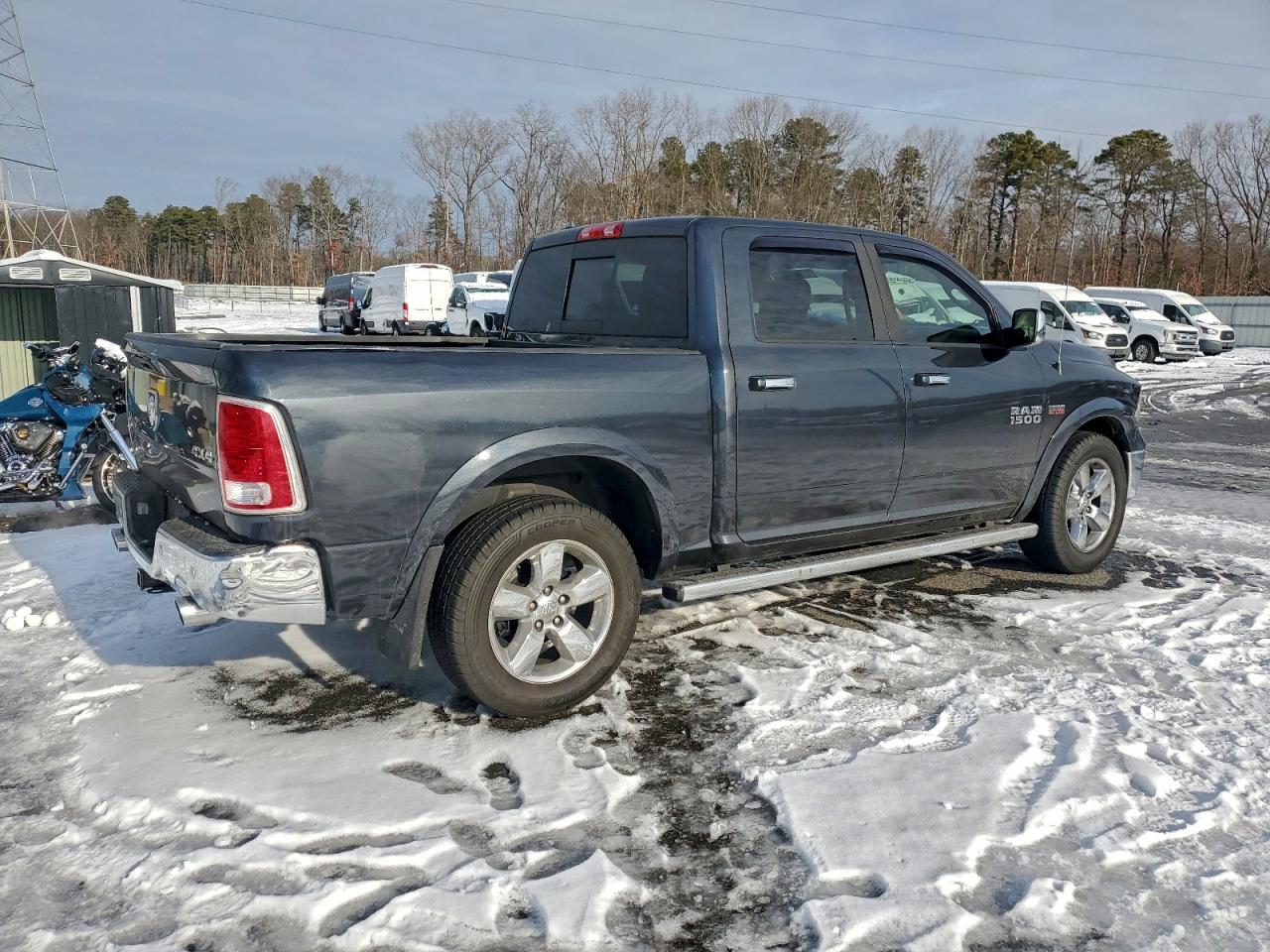 2014 RAM 1500 LARAMIE photo 3
