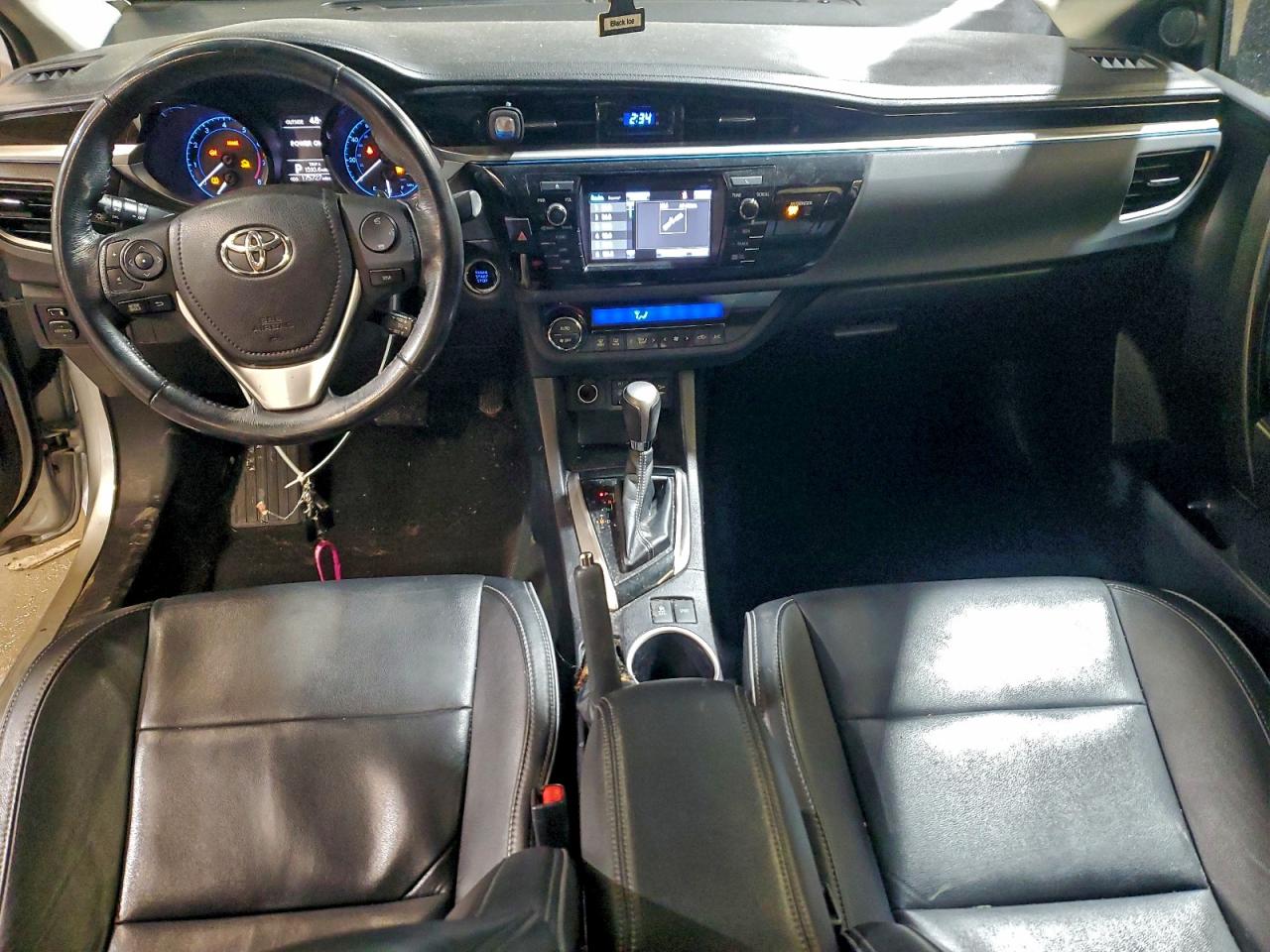 2016 TOYOTA COROLLA L photo 8