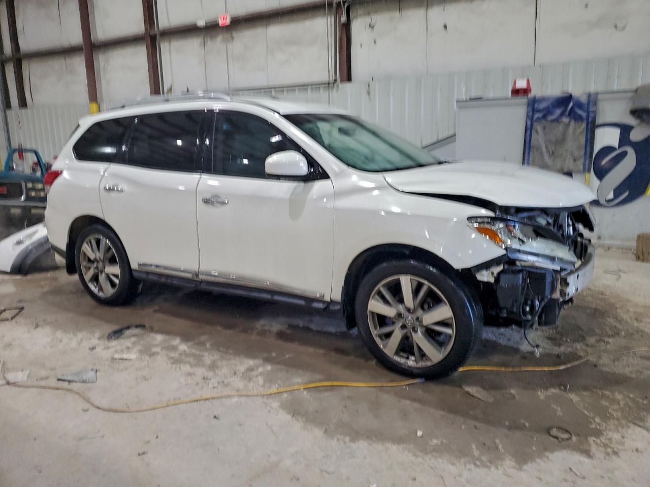 2013 NISSAN PATHFINDER S photo 4