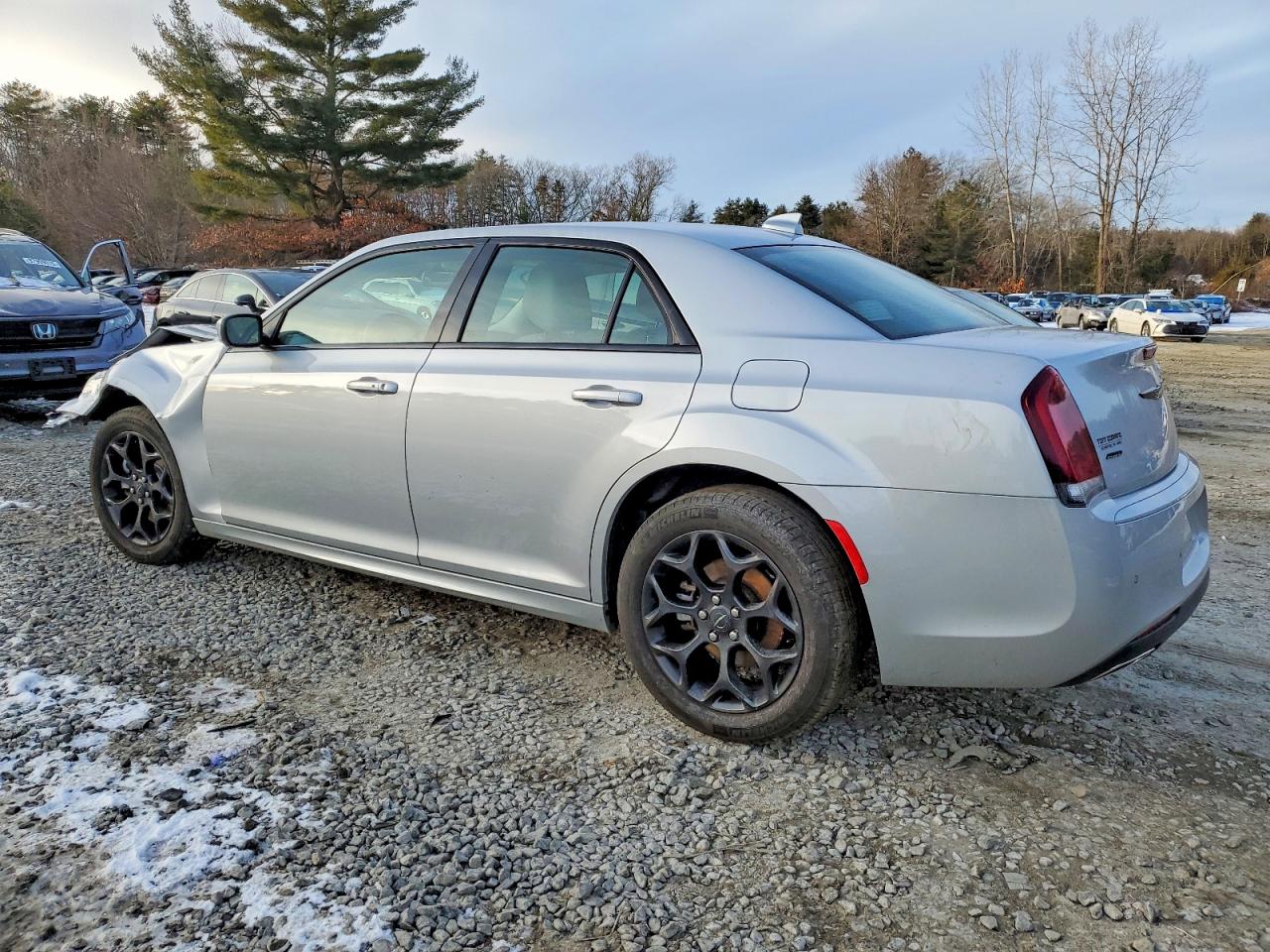 2021 CHRYSLER 300 TOURING photo 2