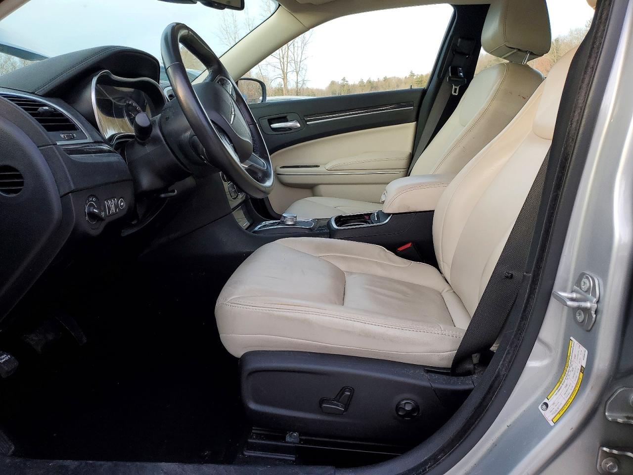 2021 CHRYSLER 300 TOURING photo 7