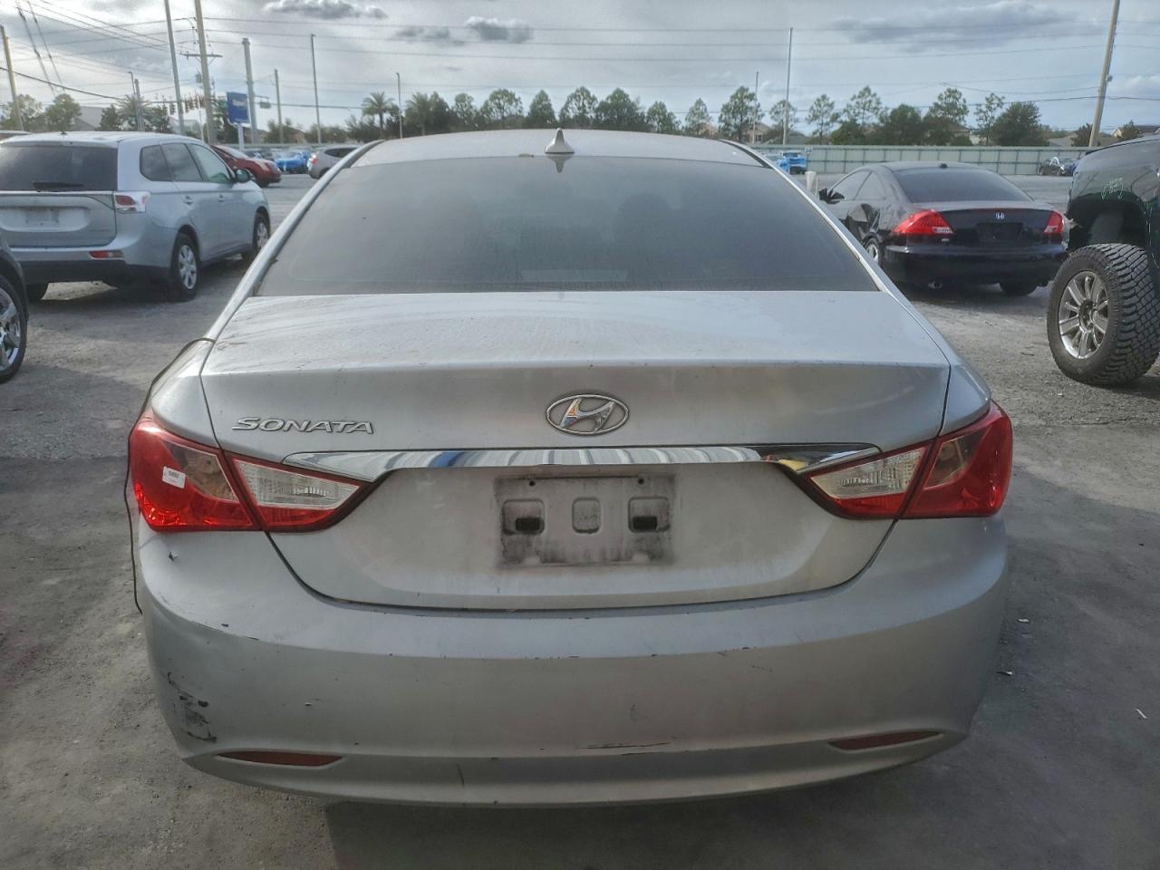 2012 HYUNDAI SONATA GLS photo 6