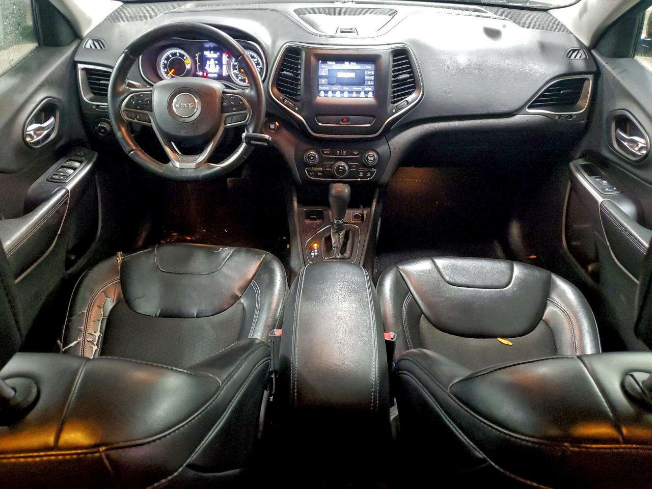 2019 JEEP CHEROKEE LATITUDE PLUS photo 8